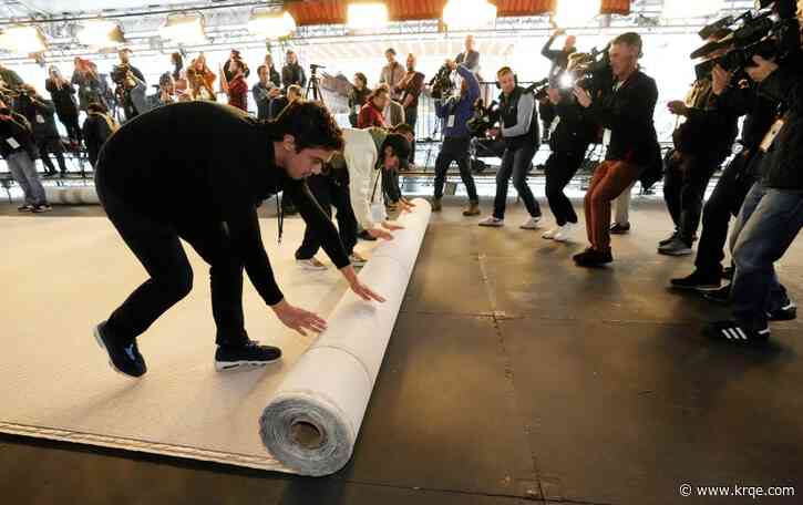 Don't expect to see a red carpet at the Oscars this year