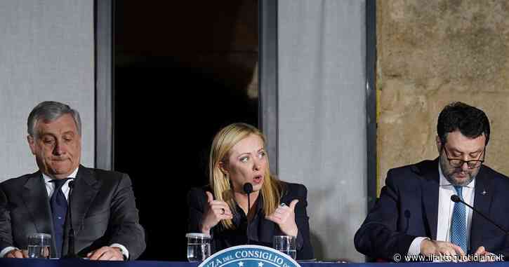 Decreto Migranti, il governo dà il via libera alle nuove norme da Cutro tra tensioni interne e coi giornalisti: “Risposte sul naufragio chiare”