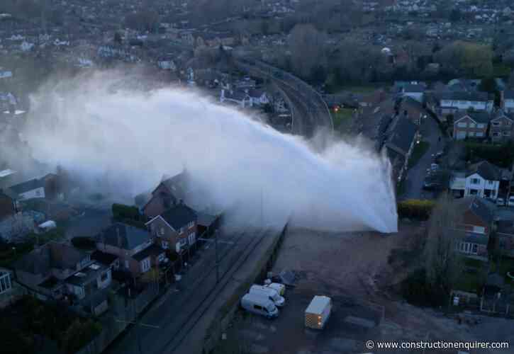 Geyser erupts as piling rig hits water main
