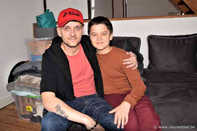 “Nierstenen dacht ik, maar de dokters ontdekten nierkanker”: ongeneeslijk zieke Simon (32) maakt kanker bespreekbaar met zijn song De Kuur