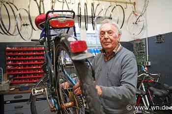 87-Jähriger arbeitet seit 72 Jahren als Fahrradmechaniker