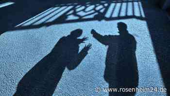 Vergewaltigung und üble Masche mit Fake-Accounts - Richterin im Urteil: „Ich war fassungslos“