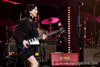 See St. Vincent Cover David Bowie’s ‘Young Americans’ at Love Rocks NYC Benefit