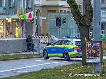 Prende in ostaggio una farmacia con un’arma da fuoco e chiede un milione di euro di riscatto: paura in Germania