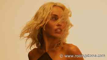 Miley Cyrus Needs No Audience or Introduction in ‘Endless Summer Vacation’ Special