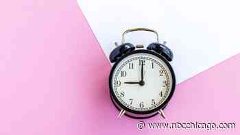 We Should ‘Split the Difference' When it Comes to Time Changes, Professor Says