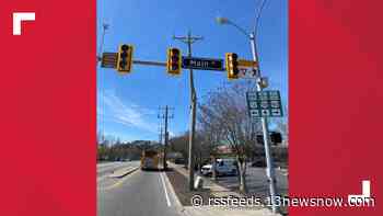 Traffic Alert: Tractor-trailer hits power pole, leaves crash scene in Suffolk