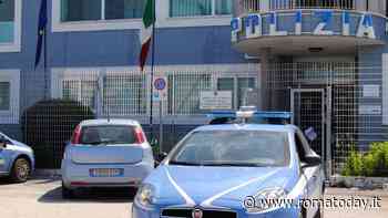 Va a trovare un amico ai domiciliari e la polizia scopre i suoi affari con la droga