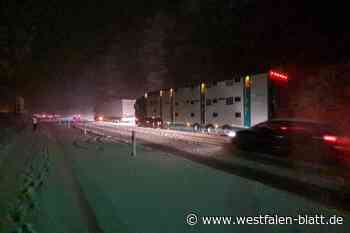 Lübbecke: Schneetreiben verursacht gesperrte Straßen und umgestürzte Bäume