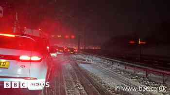 Snow disruption: M62 drivers stranded due to blizzard conditions