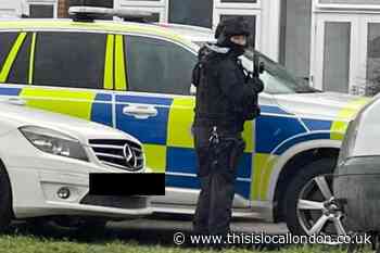 Dartford: Reports of man with gun on Park Road and The Brent