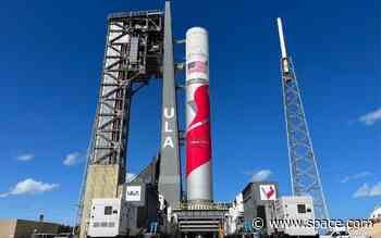 ULA rolls 1st Vulcan Centaur rocket to launch pad for testing (photos)