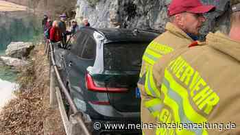 77-Jähriger fährt seinen BMW auf Wanderweg fest – Feuerwehr muss ihn befreien