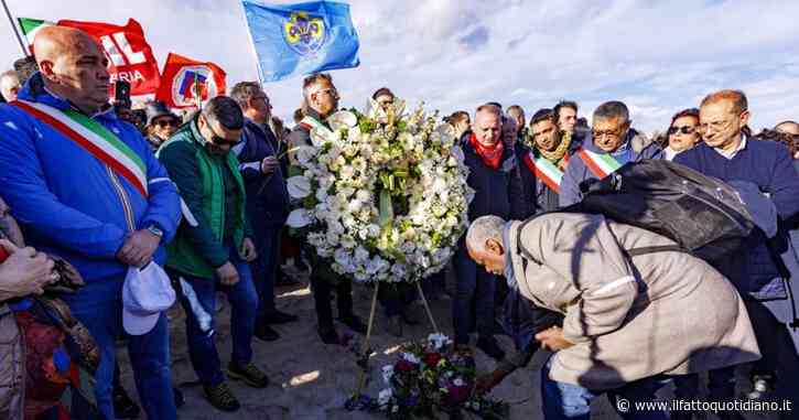 Migranti, la diretta – 5mila persone al corteo di Cutro, anche i parenti delle vittime. Sindaco di Lampedusa: “È un’emergenza umanitaria”