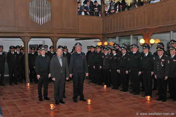 Wehrführer Udo Knaup in Kalletal mit allen Ehren verabschiedet