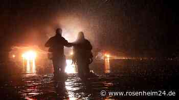 Schwere Unwetter in Kalifornien - Damm an Fluss bricht