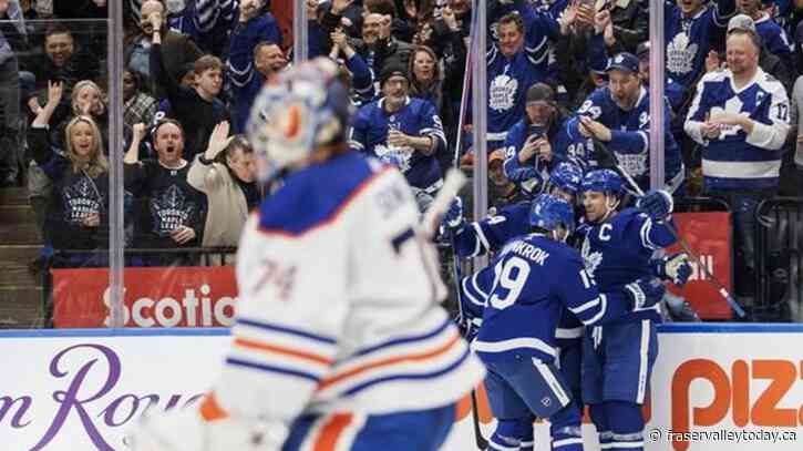 Maple Leafs score four times in the second period, down McDavid’s Oilers 7-4