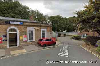 Southeastern Hayes/Lewisham line: Phones stolen on trains to Ladywell