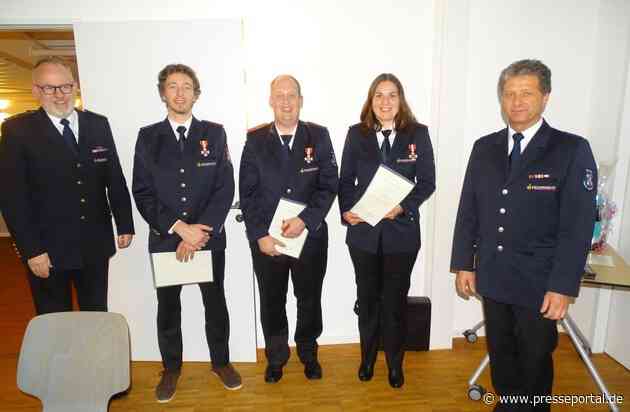 FW Reichenau: Staffelstab-Übergabe bei der Reichenauer Feuerwehr - Kommandant Schlegel übergibt nach 20 Jahren in neue Hände, Reichenau, 10.03.2023