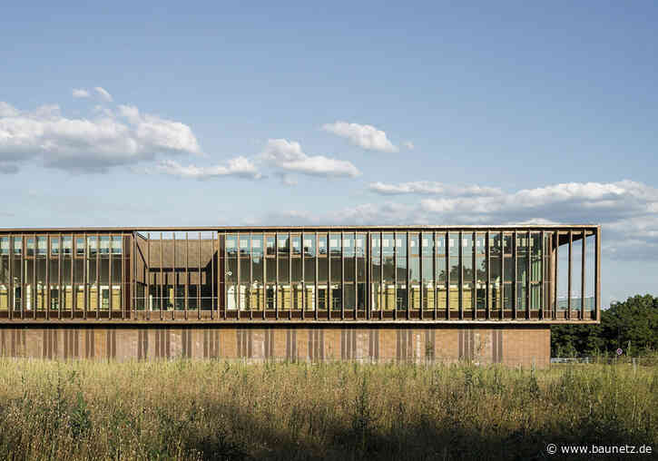 Kupfern aufgefächert - Kulturzentrum von archi5 in Garges-lès-Gonesse