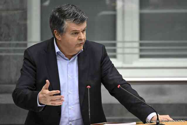 Bart Somers uitgejouwd door vakbonden openbare sector bij protest in Gent, maar niet onder de indruk