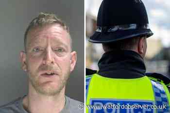 Hertfordshire Police release images of two wanted men