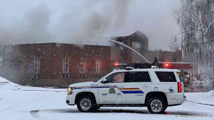 Overnight blaze severely damages provincial courthouse in Golden, B.C.