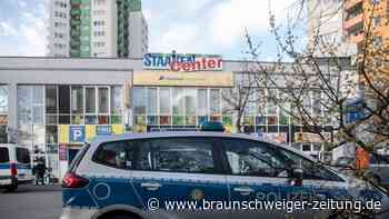Messerstiche in Einkaufszentrum - mutmaßlicher Täter stellt sich