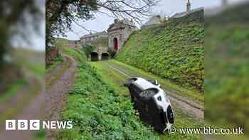 Stolen car crashes into Pendennis Castle moat