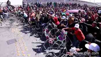 Large group attempts mass entry into US at border crossing