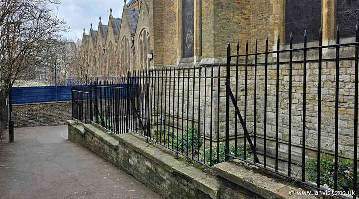 London’s Alleys: Alan Cheales Way, NW5