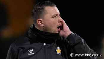 Mark Bonner: Cambridge United boss challenges side to turn tide