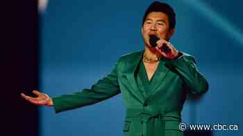 Junos 2023: The Weeknd wins big, Avril Lavigne confronts topless protestor onstage