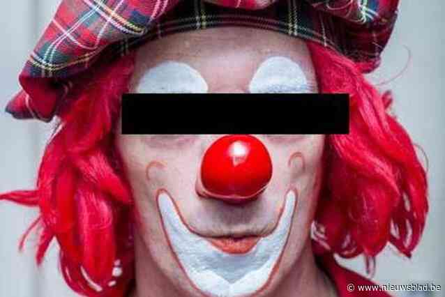 Clown (53) hypnotiseert jongen (10) ‘om hem te helpen bij bedplasproblemen’ en randt hem aan