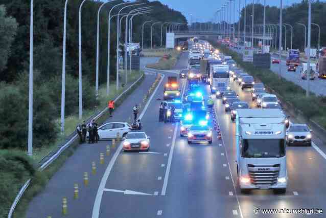 “Dit had dodelijk kunnen aflopen”: Fransman (25) riskeert vier jaar cel voor dollemansrit van 65 kilometer op de E17