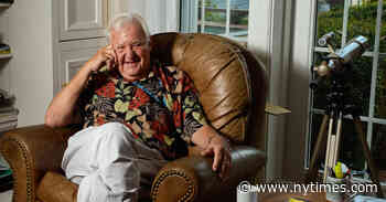 John Jakes, Whose Historical Novels Hit the Jackpot, Dies at 90