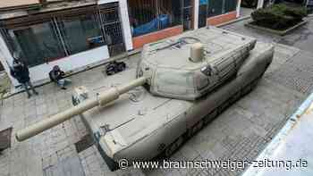 Aufblasbare Panzer für Täuschungsmanöver im Kriegsgebiet