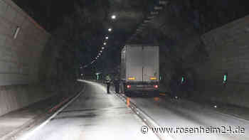 Pannen-Lkw im Ettendorfer Tunnel: Chaos auf den Straßen rund um Traunstein – Bergung läuft