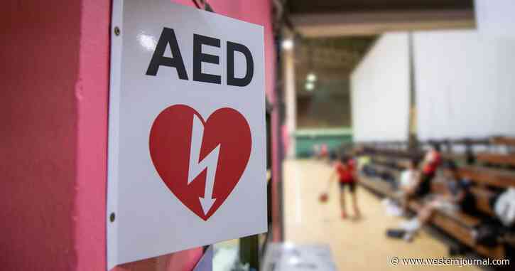 Teenage Cheerleader's Mother Issues Plea After Daughter Goes Into Cardiac Arrest at Competition