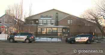 2 men in critical condition after stabbing in Edmonton’s McCauley area