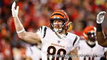 Panthers plan to sign Hayden Hurst
