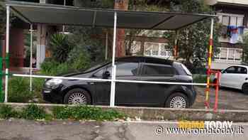 Le tettoie abusive di Tor Bella Monaca: il parcheggio privato per ostentare il potere tra i palazzi dello spaccio