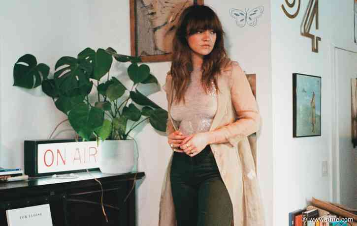 Eloise shares new single ‘Therapist’, announces UK and European tour dates