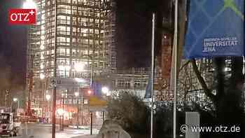 Zur Sicherheit sind Rohbauten in Jena auch nachts hell erleuchtet