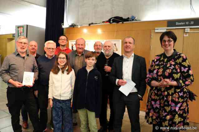 Meer dan tweehonderd jonge dichters schrijven (in)