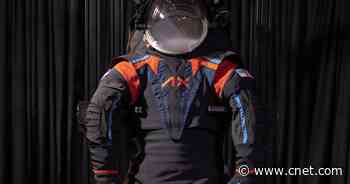 NASA Previews New Moonwalker Spacesuits From Axiom     - CNET