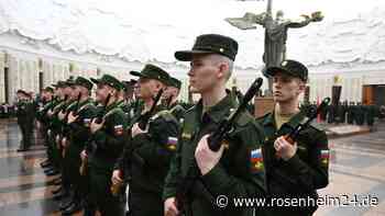 Neue Rekrutierungswelle in Russland? Stichtag durchgesickert - Selenskyj entlässt Gouverneure