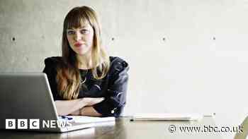 UK job vacancies fall for eighth time in a row