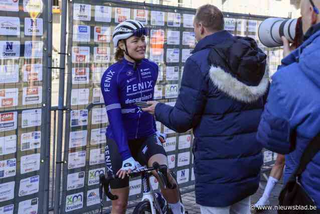 Sara Van de Vel sluit moeilijke periode af met terugkeer naar plaats waar alle onheil begon: “Ik heb er toch even aan teruggedacht toen we in Deinze de Markt opreden”