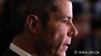 Maj.-Gen. Dany Fortin suing Trudeau, federal government over his termination from vaccine rollout